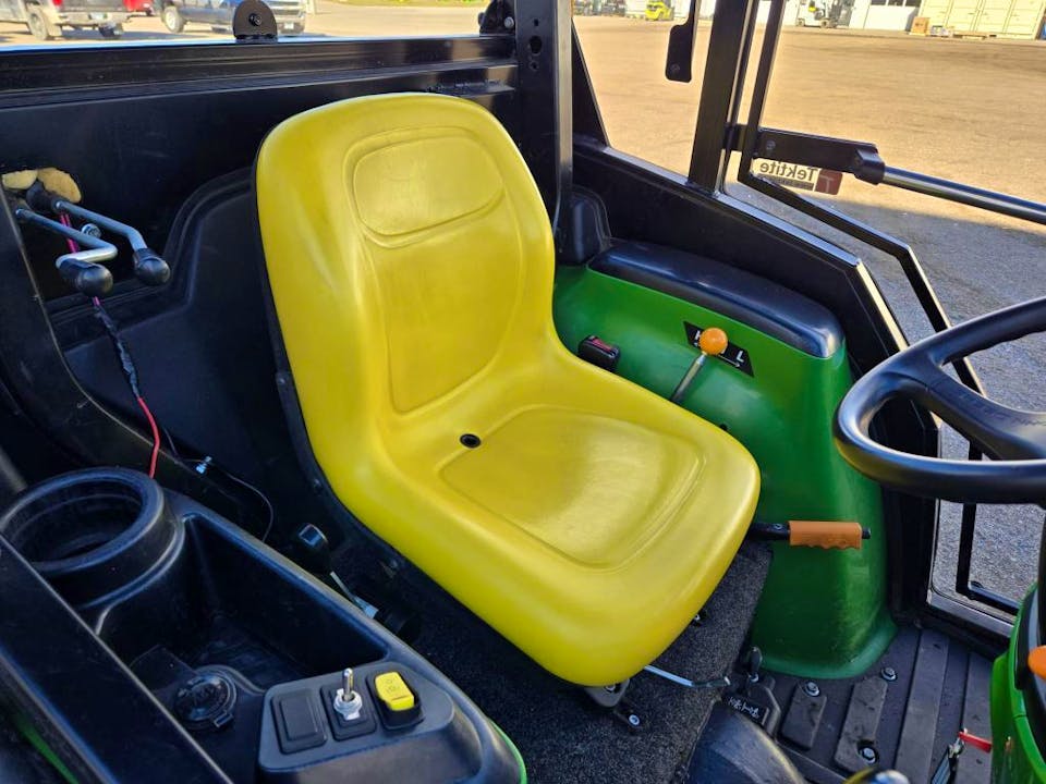 John Deere 300-E – 2020 avec chargeur