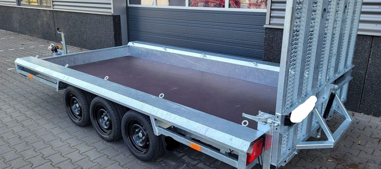 Mini pelle Fodit FT330 2025 2,5t 1h avec remorque et 3 godets.