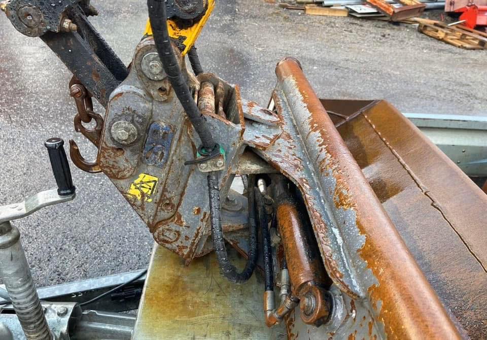Mini pelle JCB 19C-1 – 2018 – 1,92 t – 912 h – Avec remorque