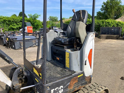 Bobcat E20 – 2015 – Équipement compact 2 t