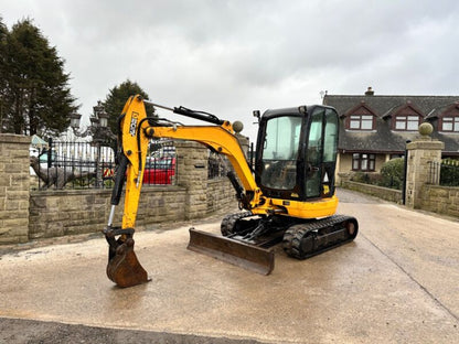 Équipement compact JCB 8030ZTS – 2012 – 2,8 t – 3 216 h