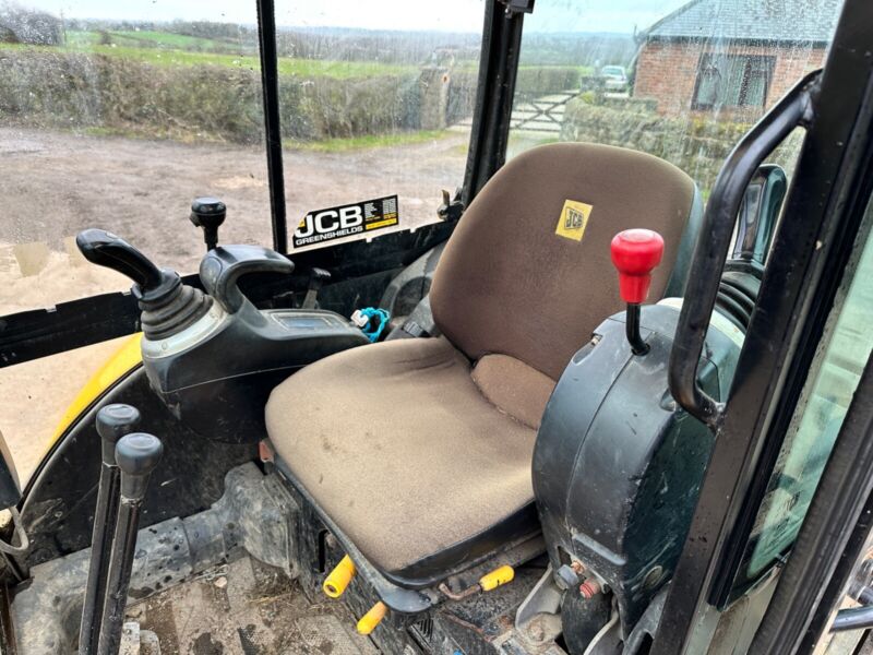 Équipement compact JCB 8030ZTS – 2012 – 2,8 t – 3 216 h