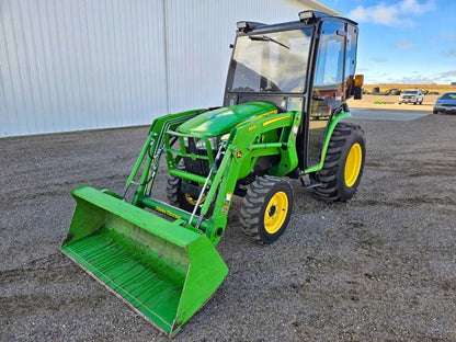 John Deere 300-E – 2020 avec chargeur