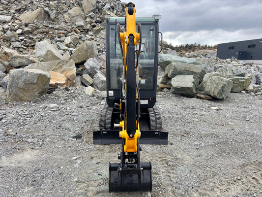 Mini pelle Fodit FT330 2025 2,5t 1h avec remorque et 3 godets.